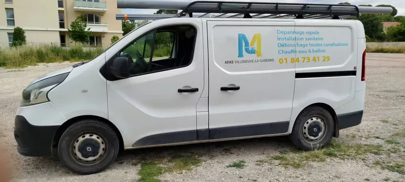 Camionnette d'intervention de Mike Villeneuve-la-Garenne, plombier à Villeneuve-la-Garenne